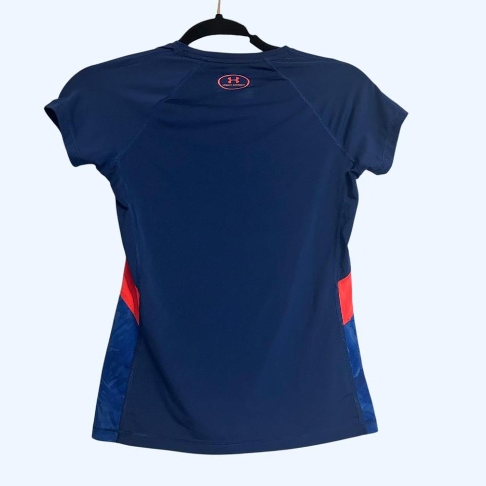 Girls short sleeve Underarmour blue shirt activewear lightweight medium - Picture 3 of 3
